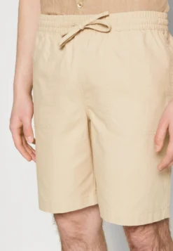 Pier One Shorts - Off-White 11 Pier One Shorts - Off-White -Pier One 02801d1dbdf4491ea7dba68d23706236 scaled