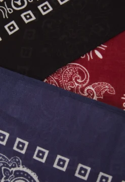 Pier One Unisex - Pañuelo - Black/Blue/Red 5 Pier One Unisex - Pañuelo - Black/Blue/Red -Pier One 0763f35dd2c146798be05cd7a75fd0e6 scaled