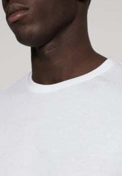 Pier One 3 Pack - Camiseta Básica - White/Black/Light Grey 13 Pier One 3 Pack - Camiseta Básica - White/Black/Light Grey -Pier One 122d0709c72e447f82ad50ef09ab3779