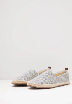 Pier One Rena Espadrille Unisex - Alpargatas - White/Blue -Pier One 1c07467ce0fe44d4a58dfd5e5311da20 scaled