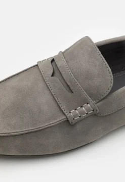 Pier One Mocasines - Grey 11 Pier One Mocasines - Grey -Pier One 1d7263045fb4467ab1e914562c5ad6a5 scaled
