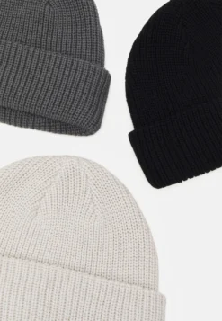 Pier One Unisex 3 Pack - Gorro - Black/Dark Grey/Off-White/ -Pier One 227c946f16e945278f07dcddf0a935a2 scaled