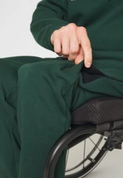 Pier One Pantalones Deportivos - Dark Green -Pier One 2798603756624471b354f03510800ee8