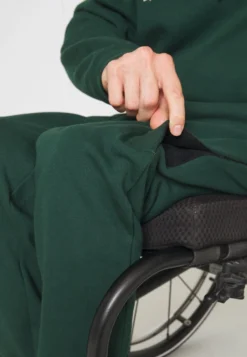 Pier One Pantalones Deportivos - Dark Green -Pier One 2798603756624471b354f03510800ee8 scaled