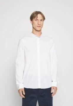 Primera página -Pier One 335d3bdfc18849218b9c034650879bd0