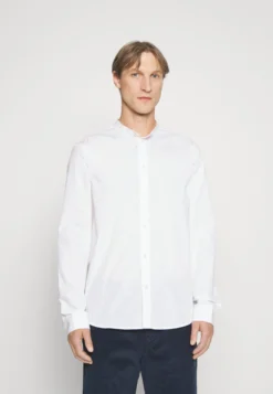 Primera página -Pier One 335d3bdfc18849218b9c034650879bd0 scaled