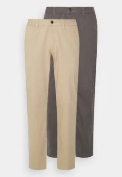 Pier One 2 Pack - Pantalones Chinos - Dark Grey/Beige -Pier One 3732d6804b77450d9a31204f549c6b48 scaled