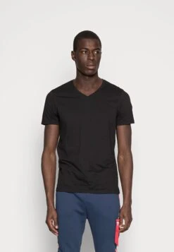 Primera página -Pier One 3fa75a3949774380909723bffc57177e