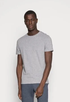 Pier One 3 Pack - Camiseta Básica - White/Black/Light Grey 10 Pier One 3 Pack - Camiseta Básica - White/Black/Light Grey -Pier One 4076e7e50d3a4fb78cc08ea42ee0eb04