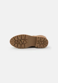 Pier One Leather Winter Boot - Botas - Taupe -Pier One 4d70687639ab46cb97bc6e0443143a7b scaled