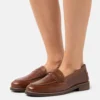 Pier One Leather - Mocasines - Brown