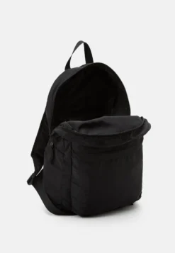 Pier One Travel Compact Backpack Foldable Unisex - Mochila - Black -Pier One 5857bf9f87bd4921afcc6369b3f34f5d scaled