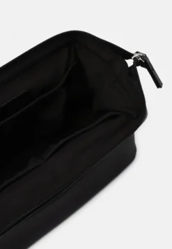 Pier One Neceser - 802 - Black 6 Pier One Neceser - 802 - Black -Pier One 7aa537de0d9045aaa803a044e8f7ffbf scaled