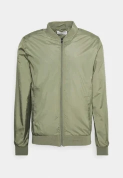 Pier One Chaquetas Bomber - Olive 10 Pier One Chaquetas Bomber - Olive -Pier One 7c08e553d7a44a419f17696b41b28c3e scaled