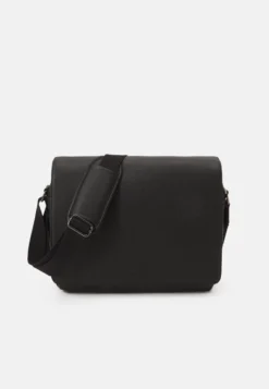 Pier One Big Messenger Bag - Bandolera - Black