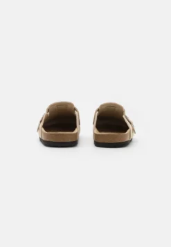 Pier One Leather Unisex - Pantuflas - Beige -Pier One 7fc4209f0b9d443b96717beece6deee4 scaled