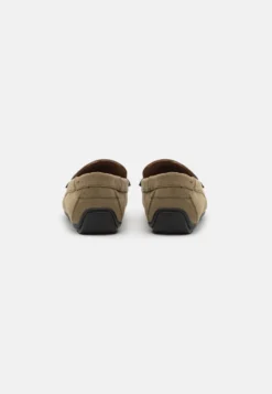 Pier One Unisex - Mocasines - Olive 8 Pier One Unisex - Mocasines - Olive -Pier One 83d1f5a6a06847da9775750cb73a9d57 scaled