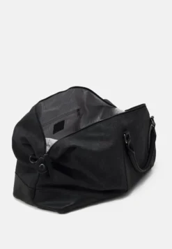Pier One Unisex - Bolsa De Viaje - Black -Pier One 8749e2d00fac4cff88533711a476b1b8 scaled