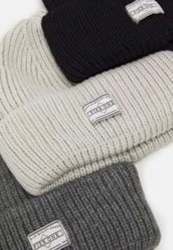 Pier One Unisex 3 Pack - Gorro - Black/Dark Grey/Off-White -Pier One 95a5e9e5960d44b887ec581a941f516e