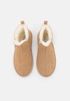 Pier One Leather- Pantuflas - Beige -Pier One a3189e62d70c4a25956ca62fc91c060e scaled