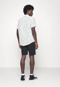 Pier One 2 Pack - Camisa - Black/White -Pier One a68cb2ff17104e928d6a0c4cb305d53e scaled