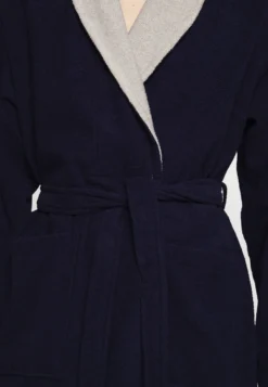 Pier One Shawl Towel Bathrobe - Albornoz -Dark Blue -Pier One b2d1f380240f4cd8892f17a5c0efe1d5 scaled