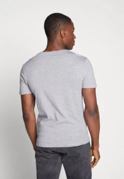 Pier One 3 Pack- Camiseta Básica - Black, Grey, Green -Pier One b3e2272097fd45d28e31884f564c0681 scaled