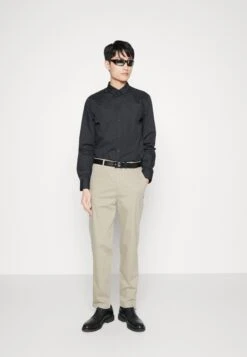 Primera página 39 Pier One 2 Pack - Camisa Elegante - Black