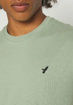 Pier One 3 Pack Unisex - Camiseta Básica - White/Offwhite /Green -Pier One d23f111cb2e748f791d902cf155010fc