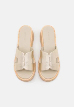 Pier One Leather - Zuecos - Gold -Pier One e006cf8265204564bac3d48b81a35547 scaled