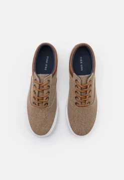 Pier One Zapatillas - Taupe -Pier One e9072030cb6f46b8b971518332e5e666 scaled