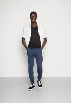 Primera página 21 Pier One 3 Pack- Camiseta Básica - Black