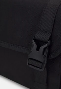 Pier One Unisex - Bandolera - Black 7 Pier One Unisex - Bandolera - Black -Pier One f6be7e6f25484afd818fa13238f4a0f4