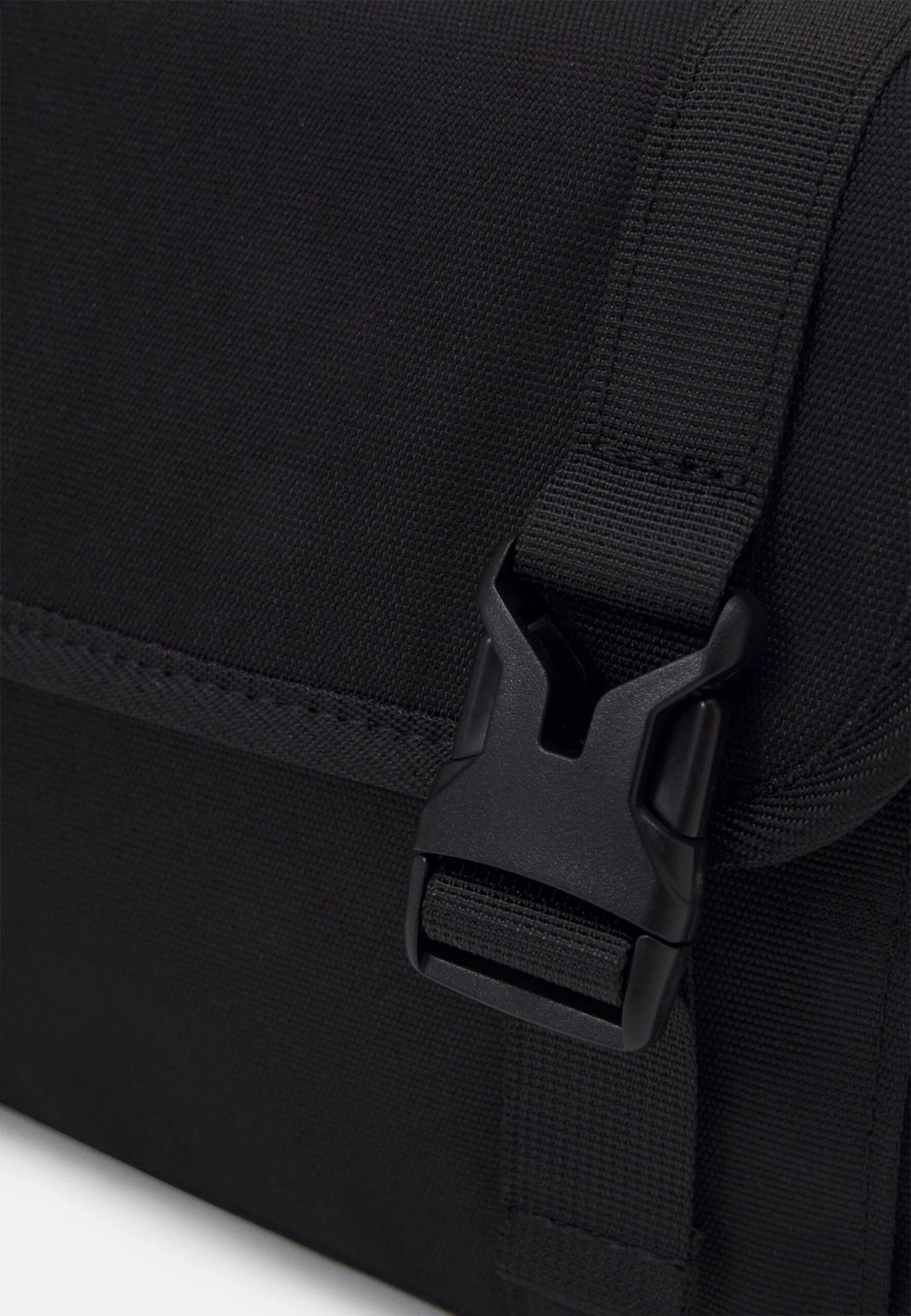 Pier One Unisex - Bandolera - Black 4 Pier One Unisex - Bandolera - Black - Imagen 4