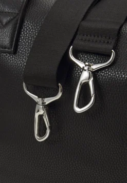 Pier One Unisex - Bolsa De Fin De Semana - Black -Pier One f897dbe16f394747bbcb912b9902dfc5 scaled