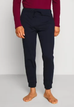 Pier One 2 Pack - Pantalón De Pijama - Dark Blue/Bordeaux -Pier One fe08152c51c849aaa4467e374f9208b7 scaled